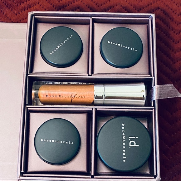 bareMinerals Face Fashion 5 pc set- eyeshadow, blush, lip polish and liner. NIB - Picture 4 of 9